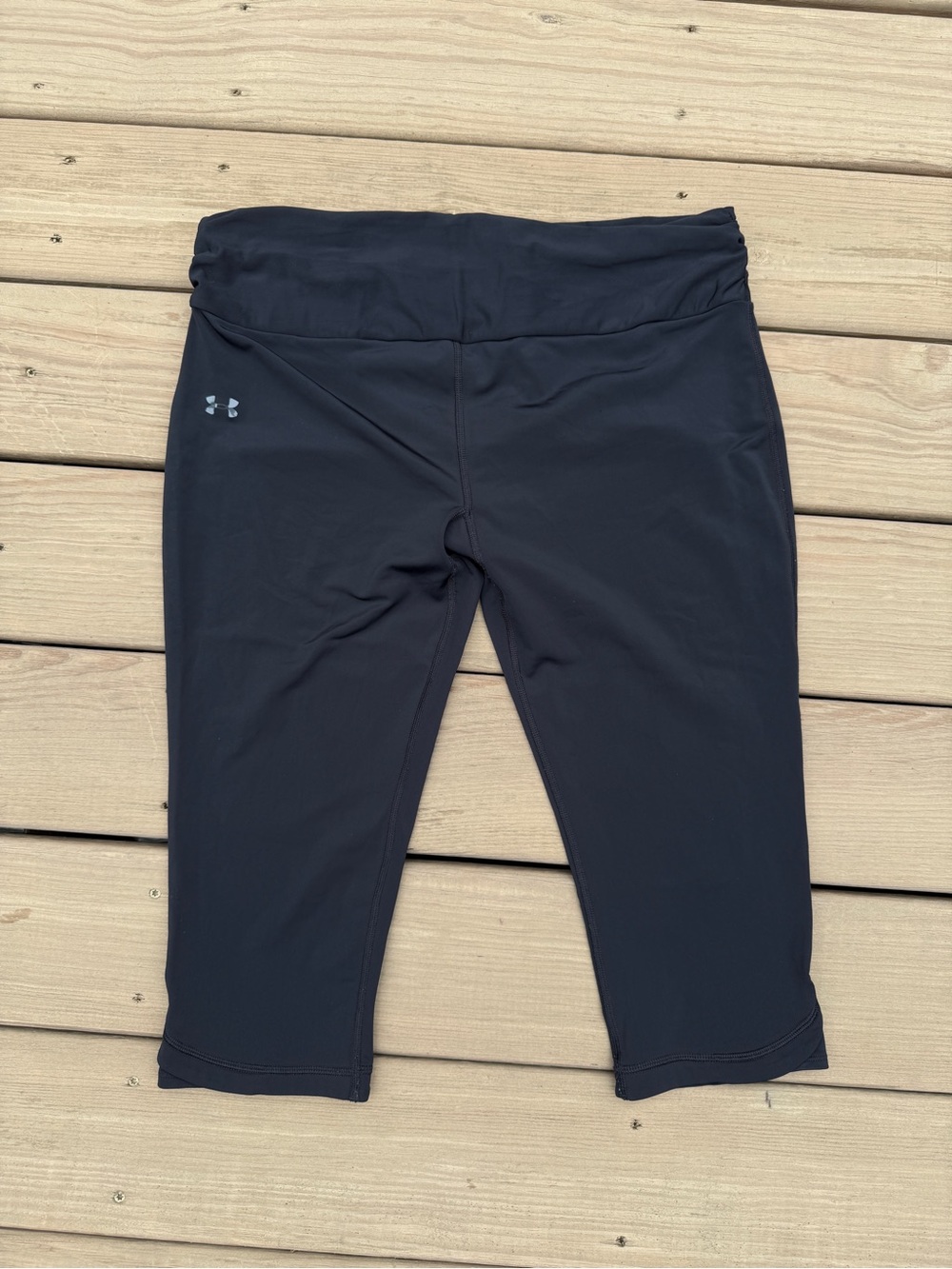 Under Armour Black Cropped/Capris Leggings